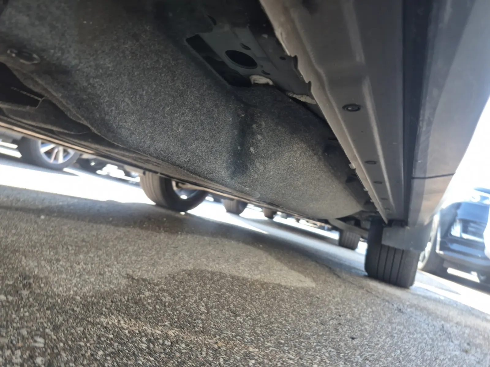 Undercarriage - Passenger Photo