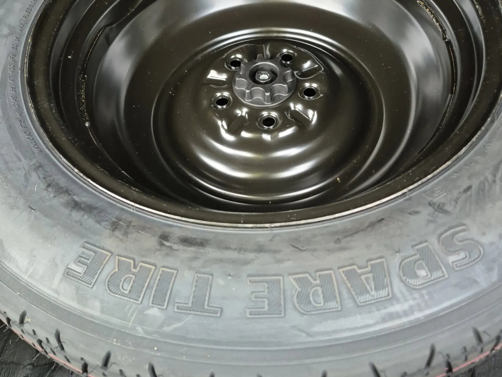 Spare Tire & Wheel Photo