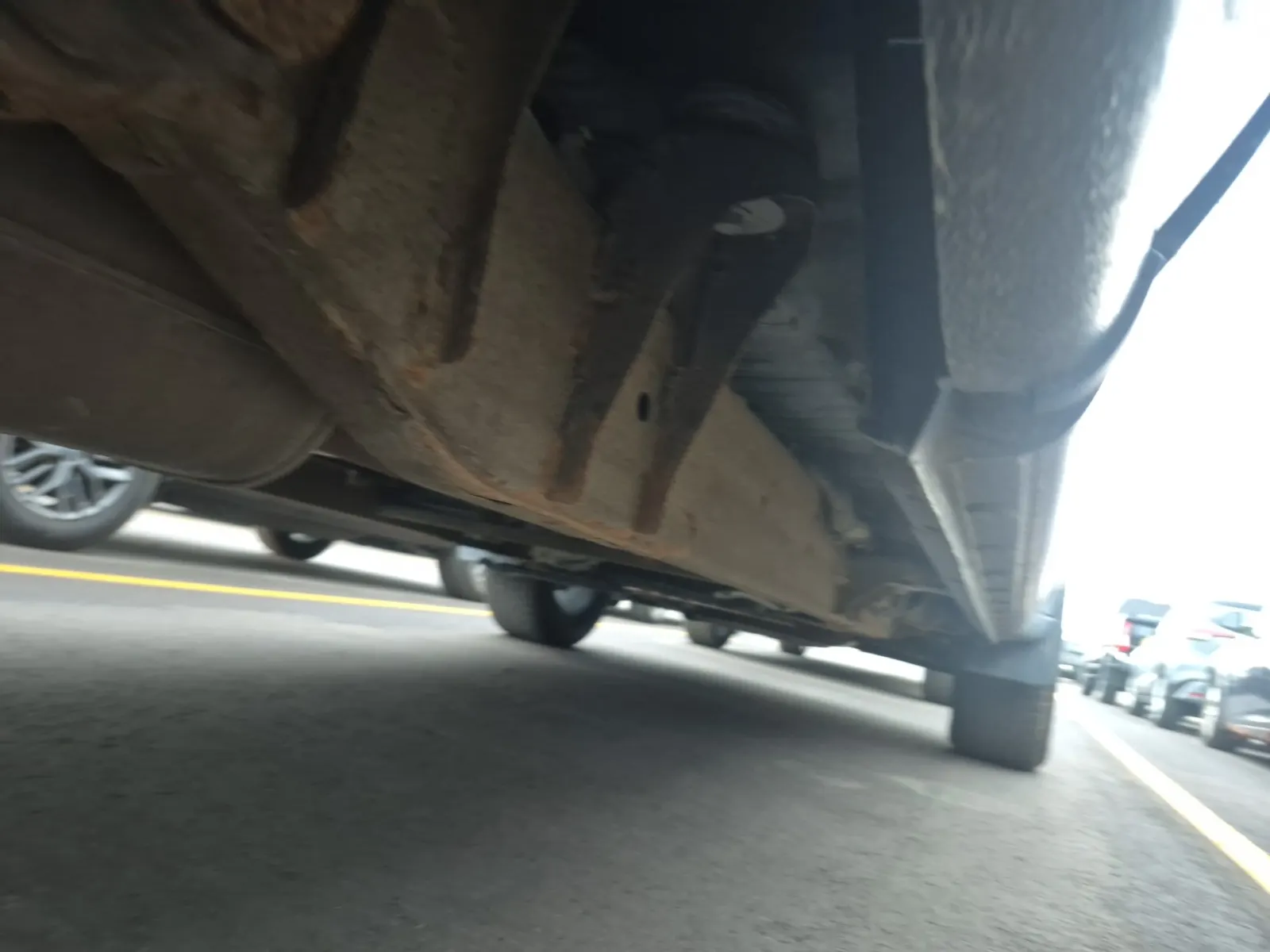 Undercarriage - Passenger Photo