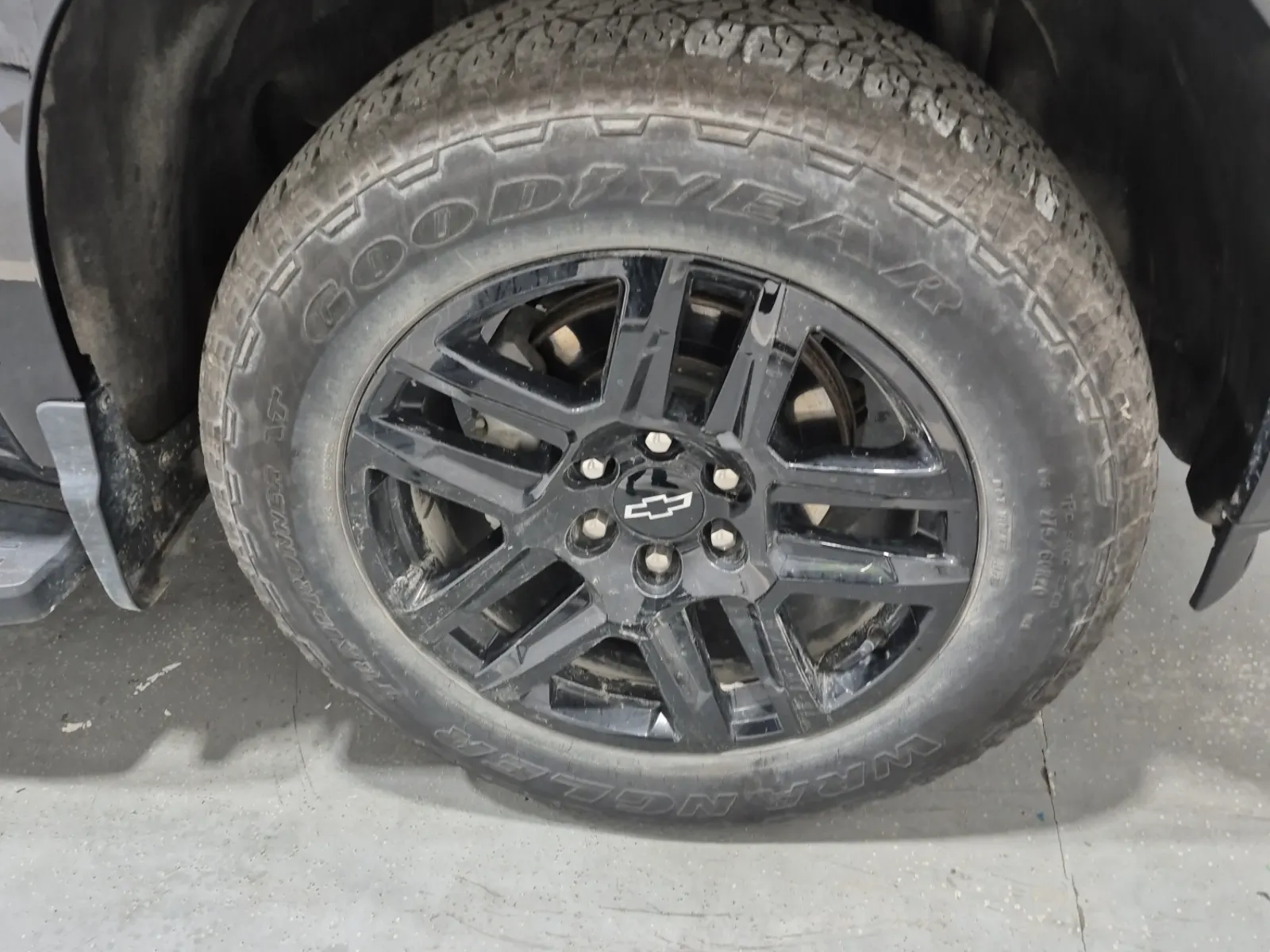 Right Front Wheel/Tire Photo