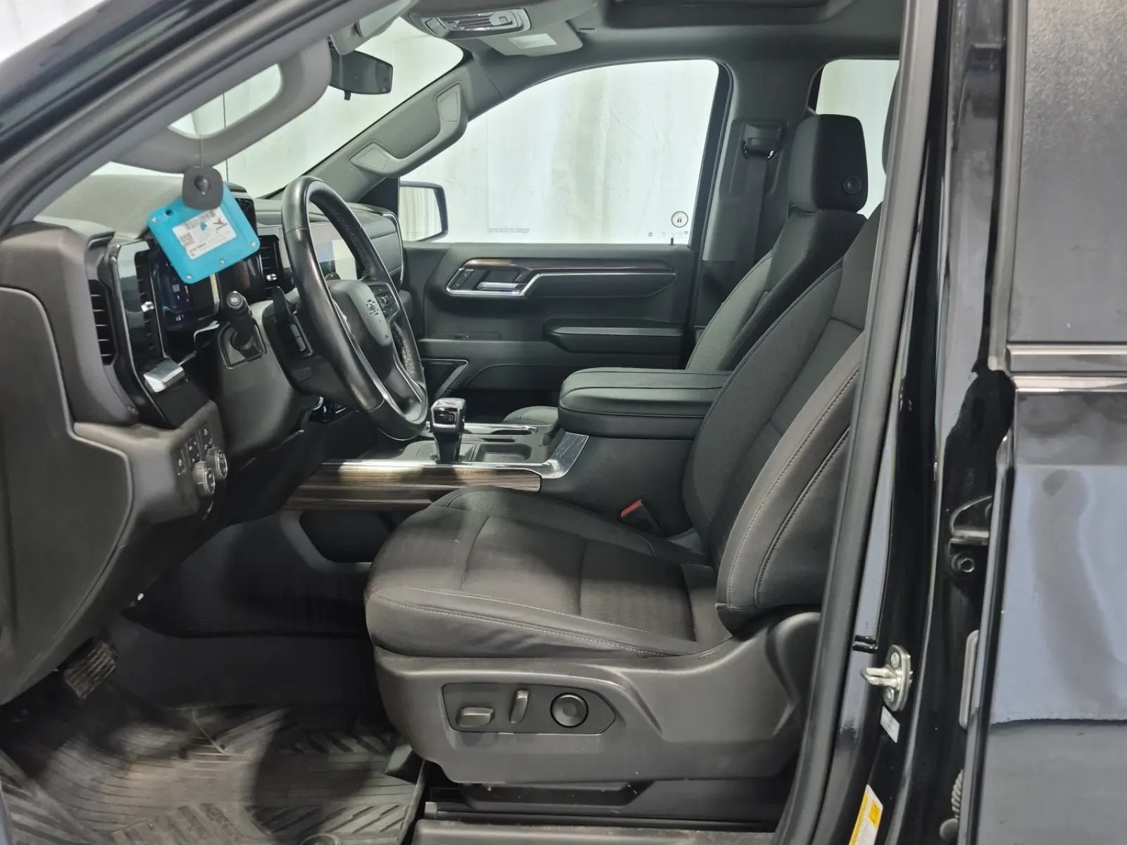 Front Interior Photo