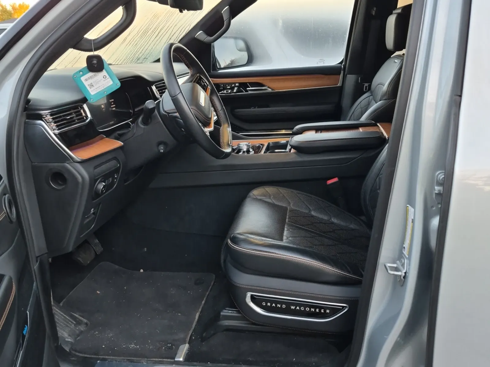 Front Interior Photo