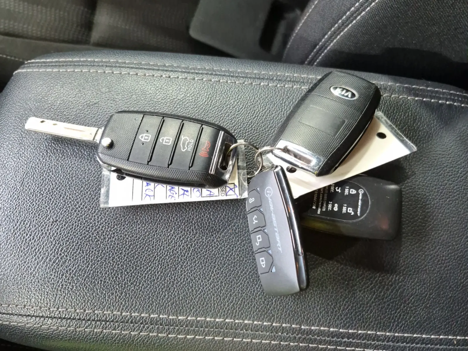Keys/Fobs/Manual Photo