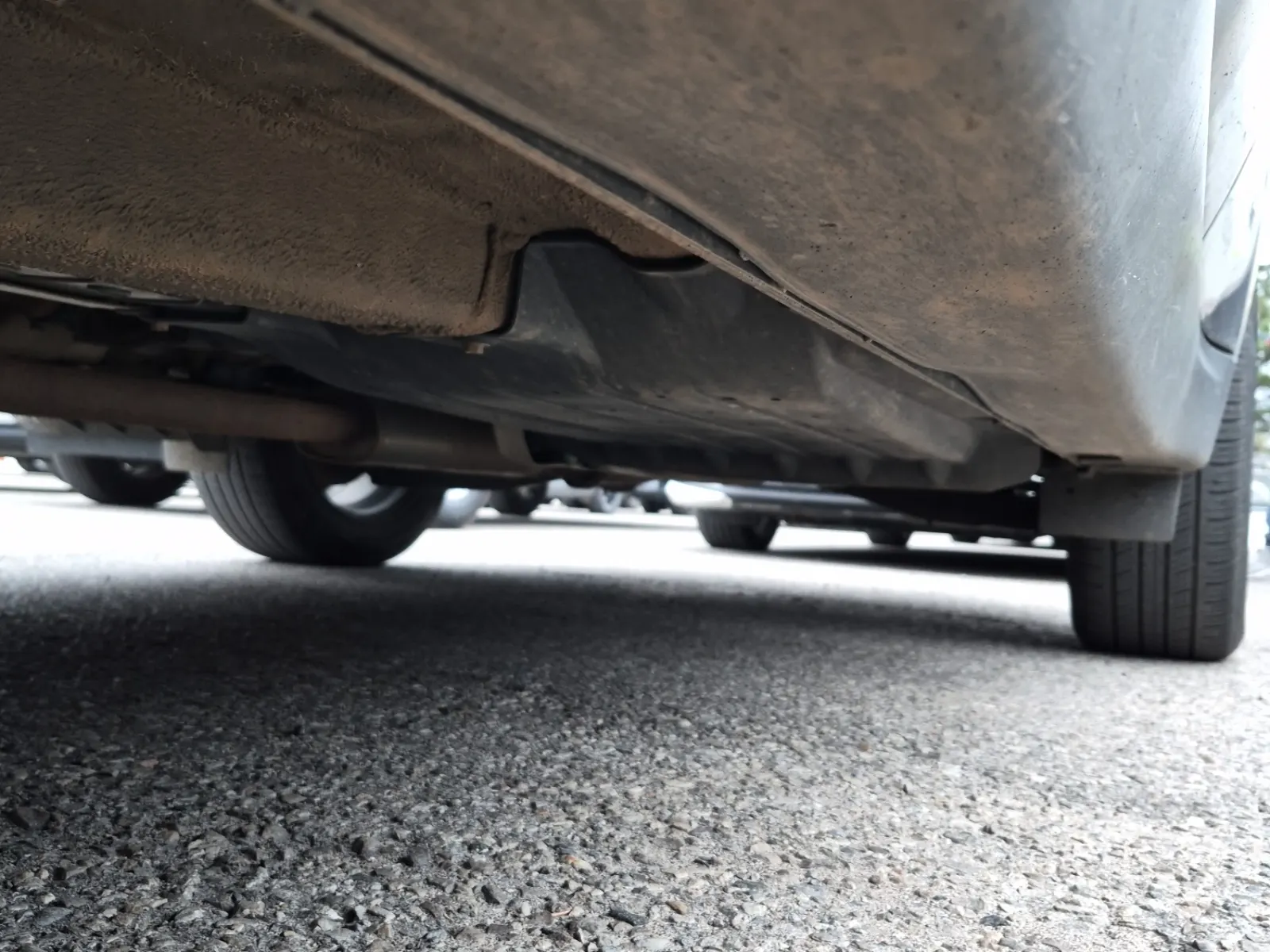 Undercarriage - Driver Photo