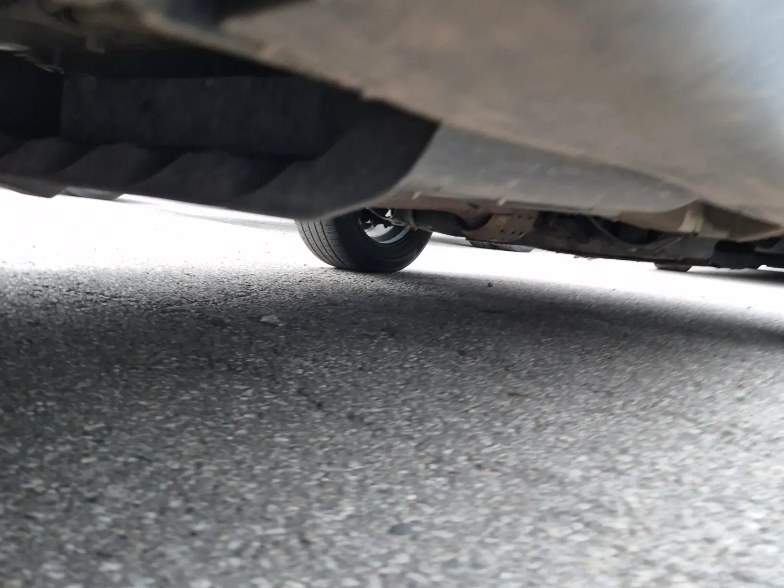 Undercarriage - Passenger Photo