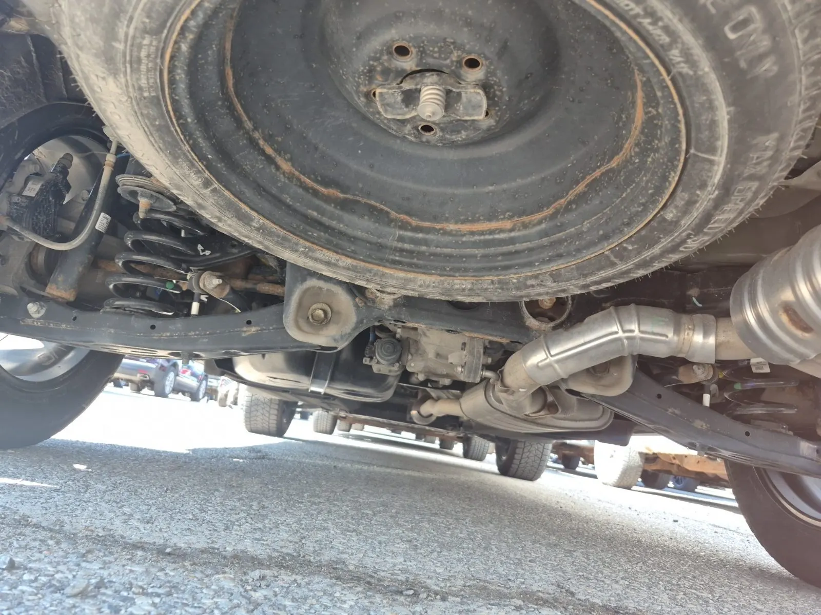 Undercarriage - Rear Photo