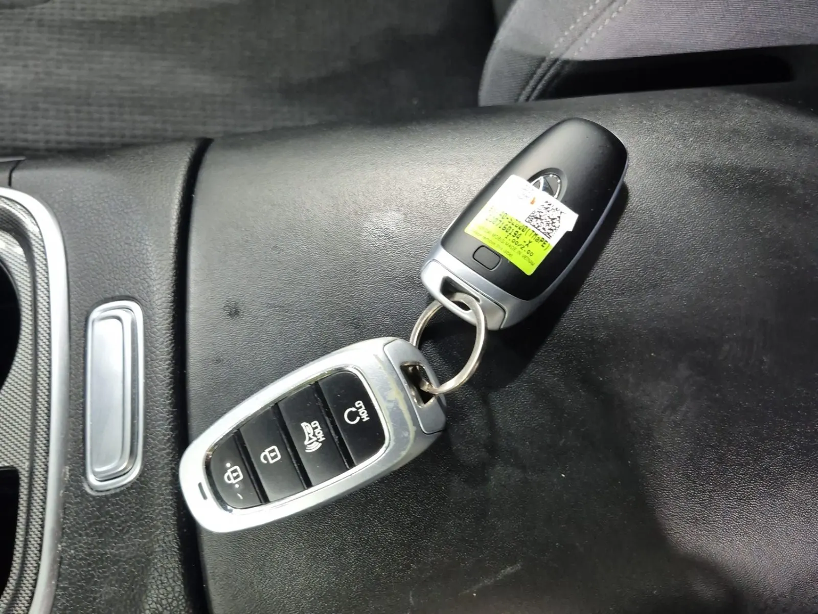 Keys/Fobs/Manual Photo