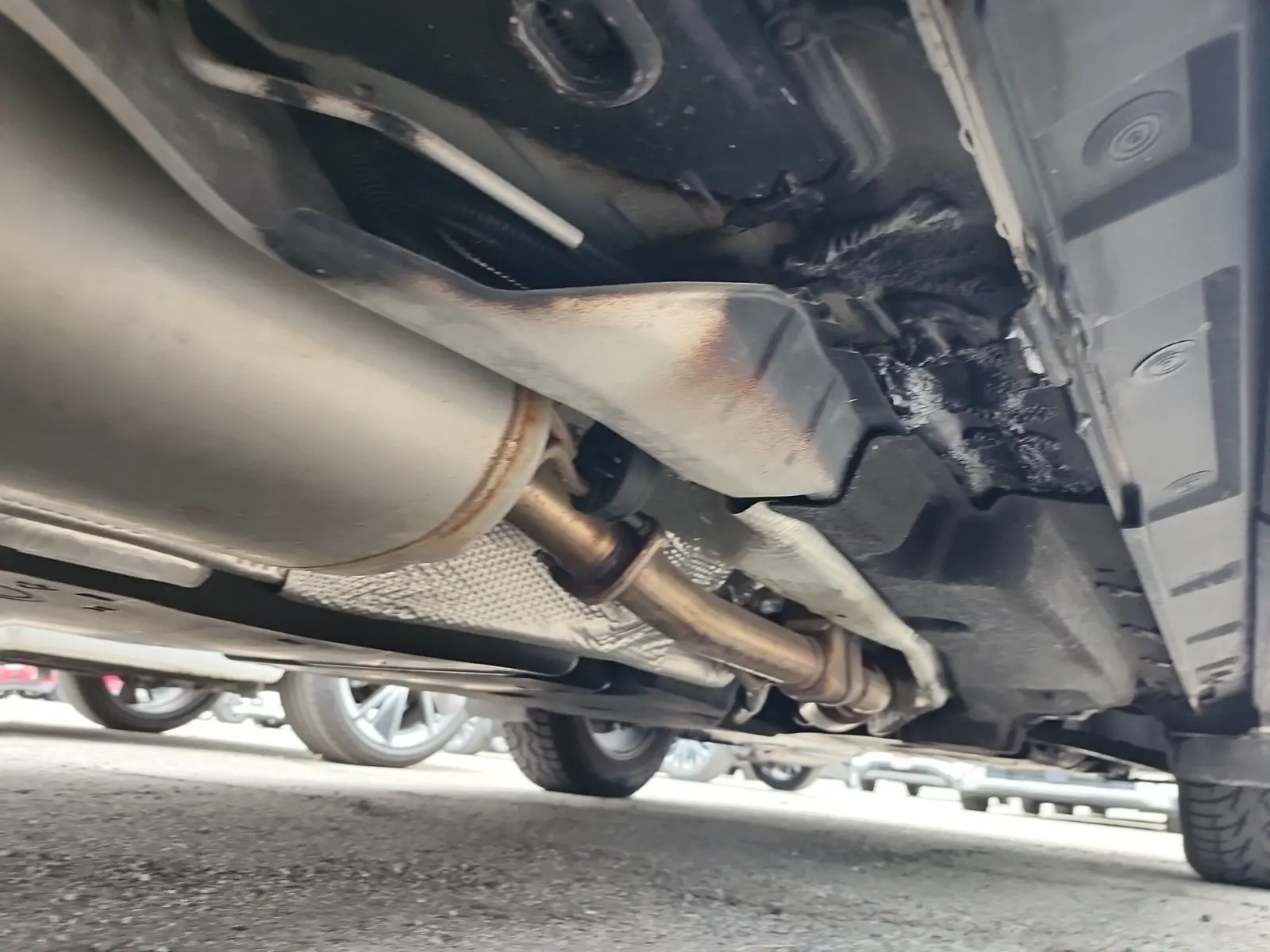 Undercarriage - Passenger Photo