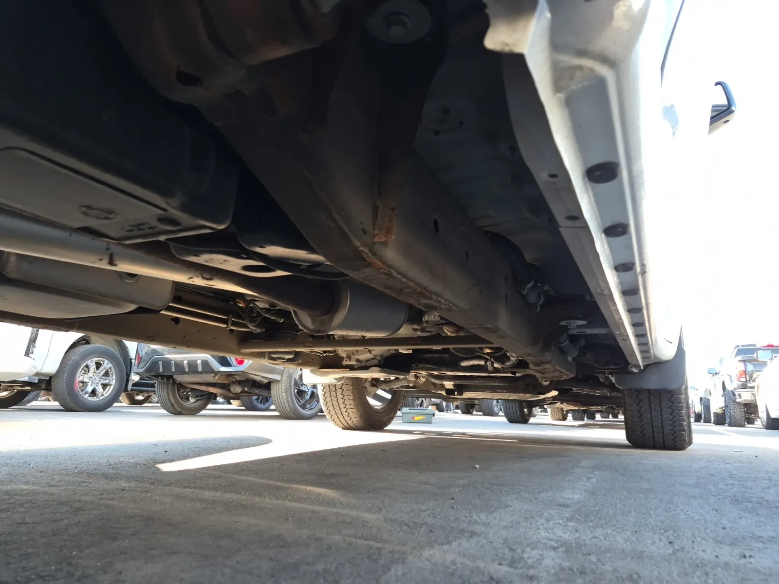 Undercarriage - Passenger Photo