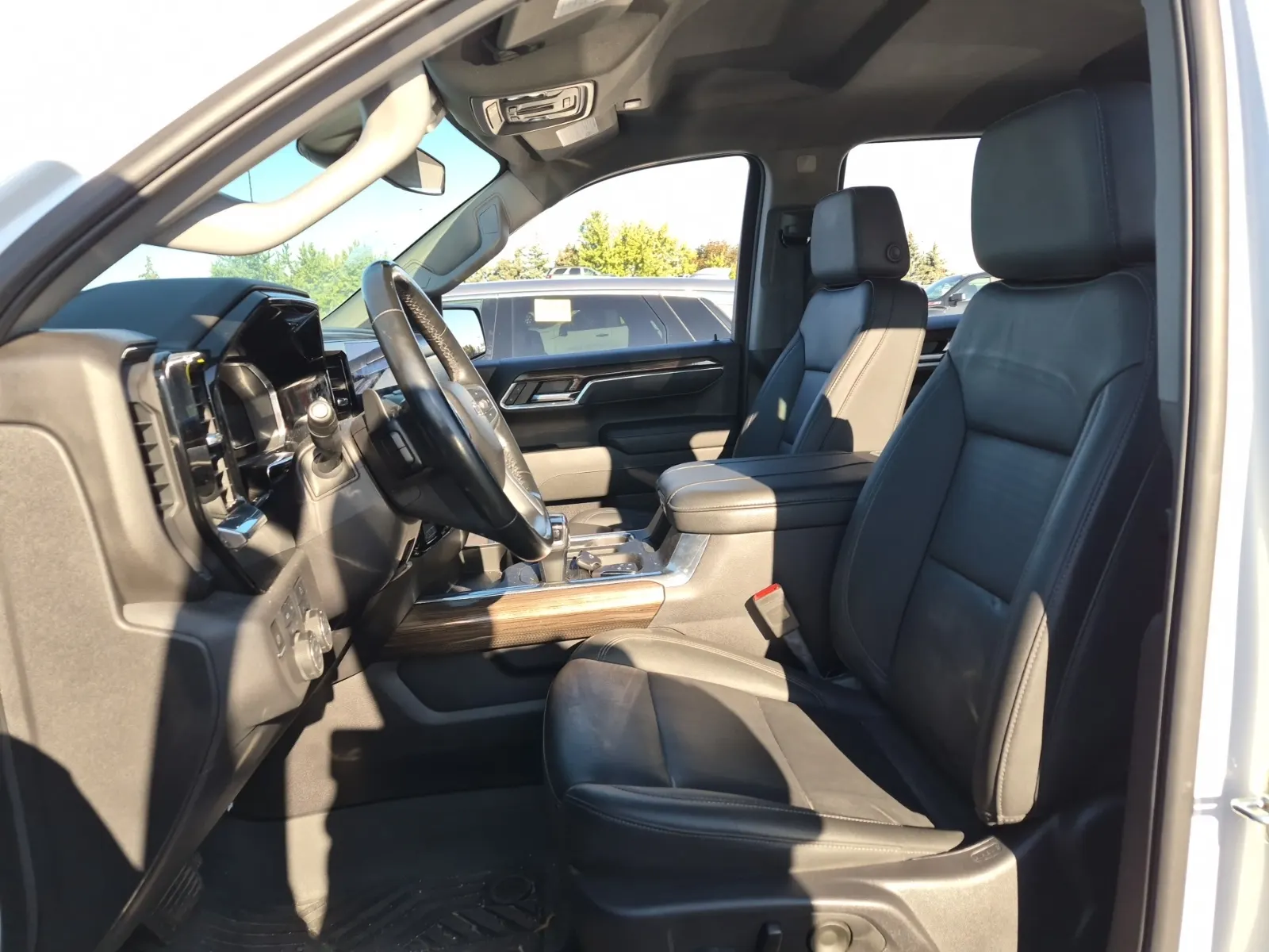 Front Interior Photo