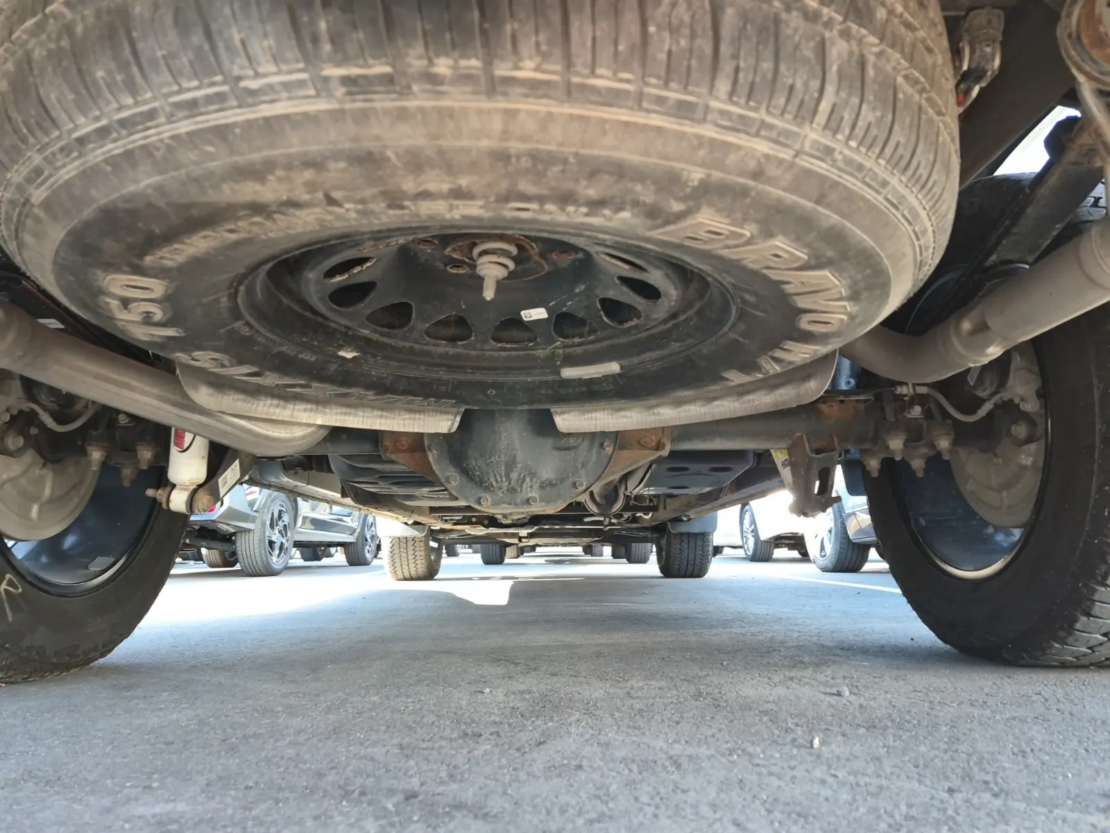 Undercarriage - Rear Photo