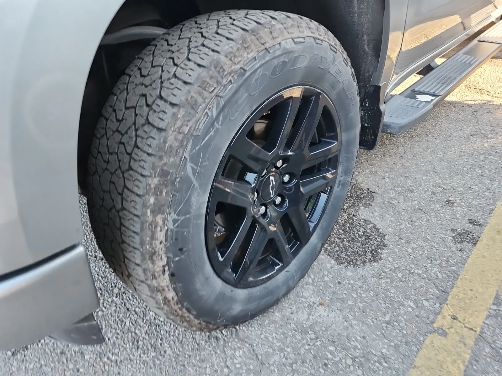 Front driver wheel/tire photo