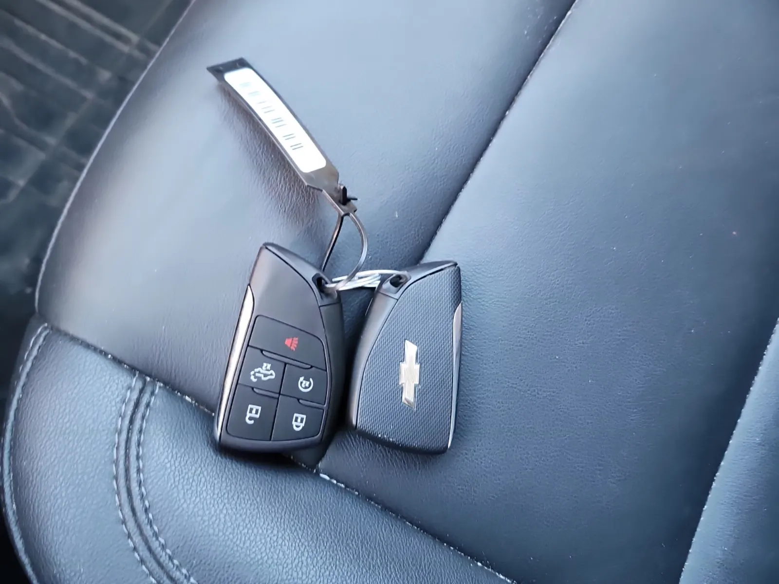 Keys/Fobs/Manual Photo