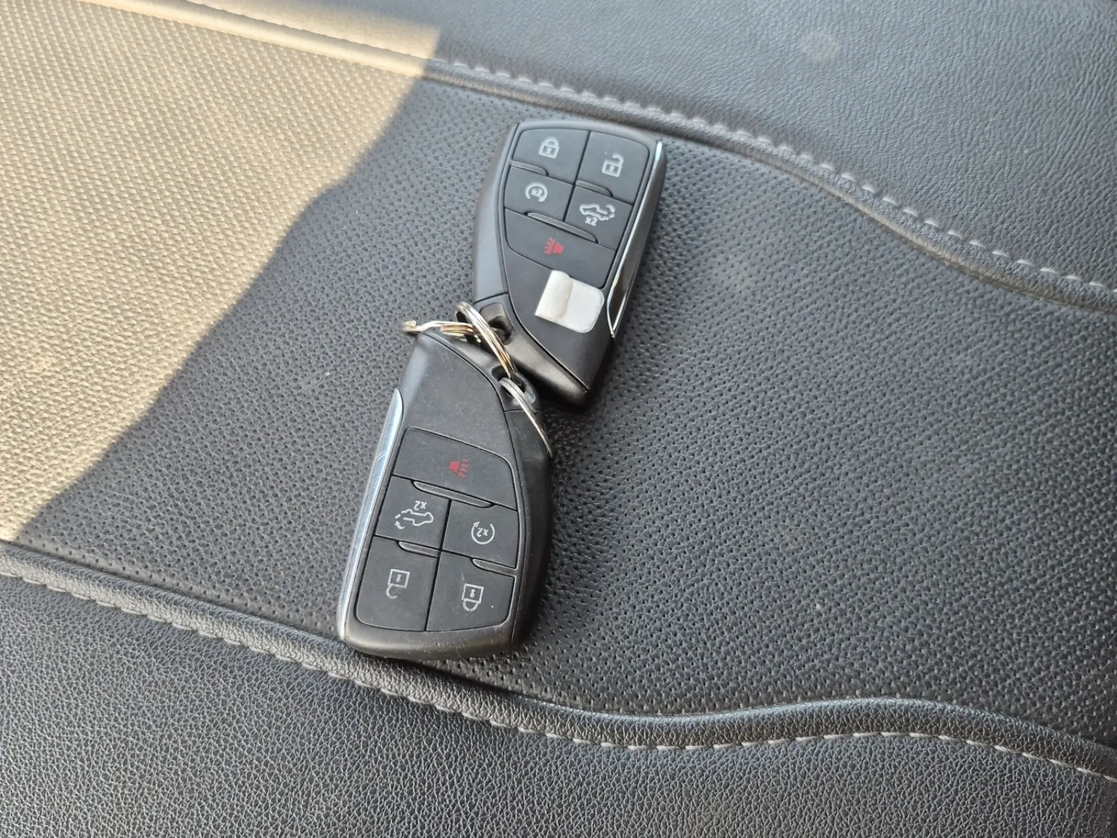 Keys/Fobs/Manual Photo