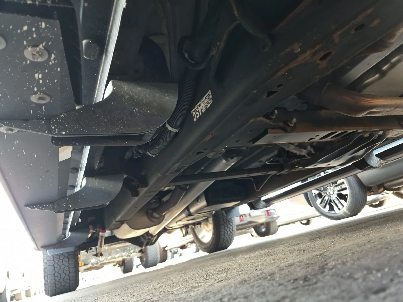 Undercarriage - Passenger Photo