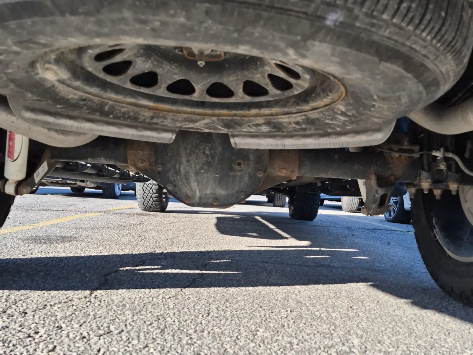 Undercarriage - Rear Photo
