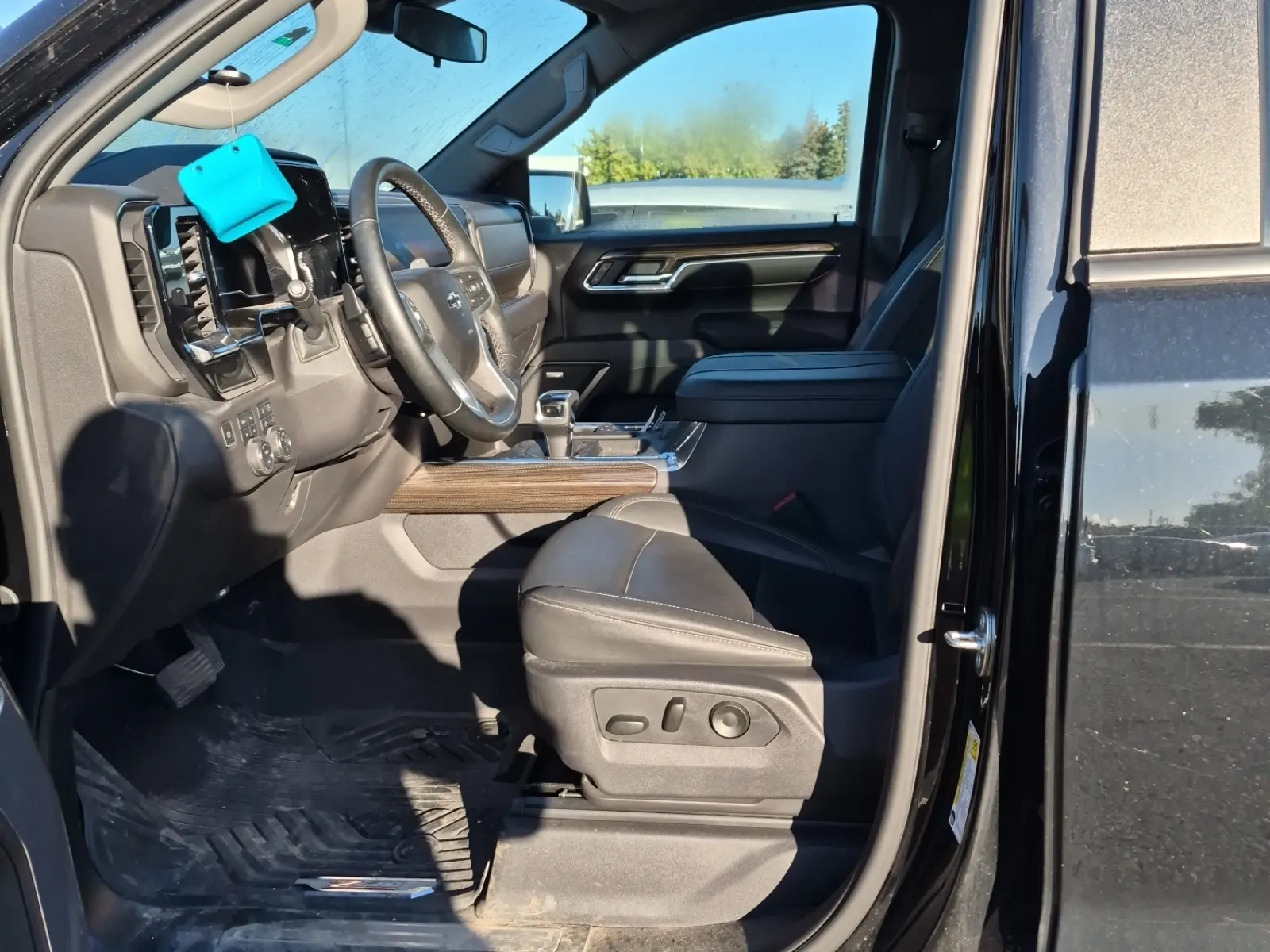 Front Interior Photo