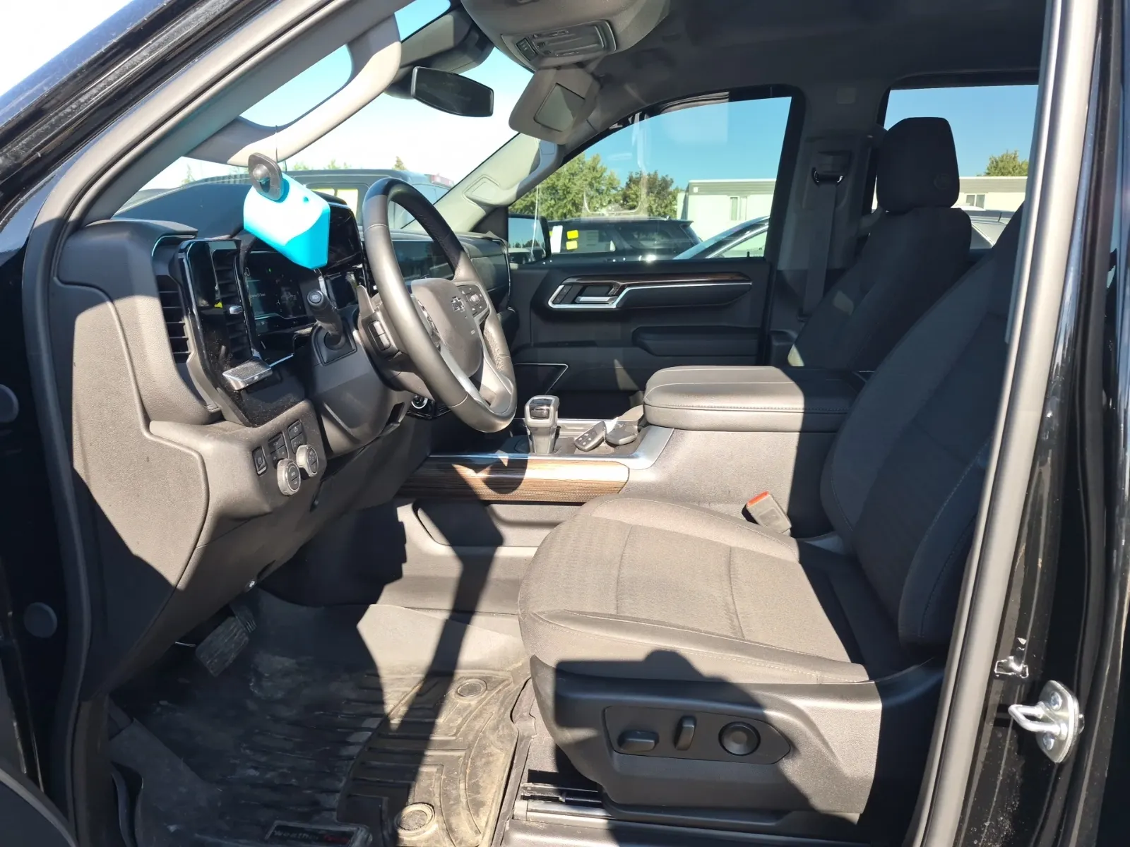Front Interior Photo