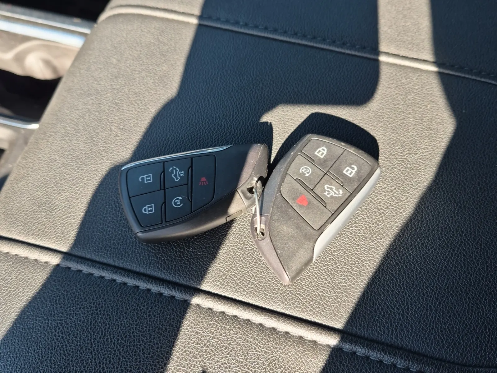 Keys/Fobs/Manual Photo