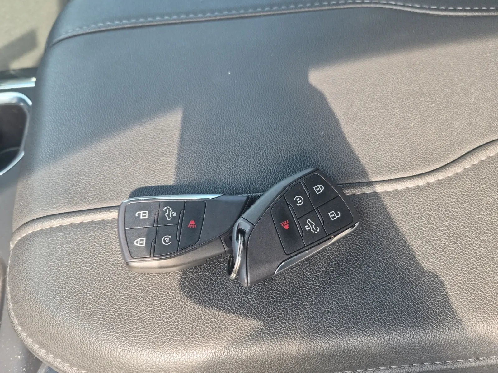 Keys/Fobs/Manual Photo