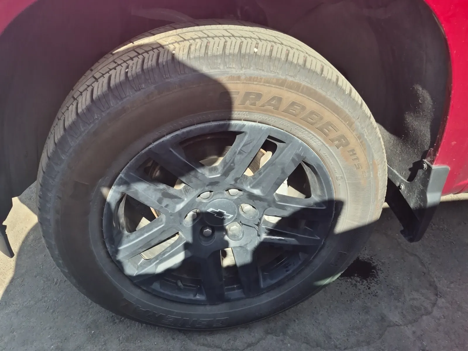 Front driver wheel/tire photo