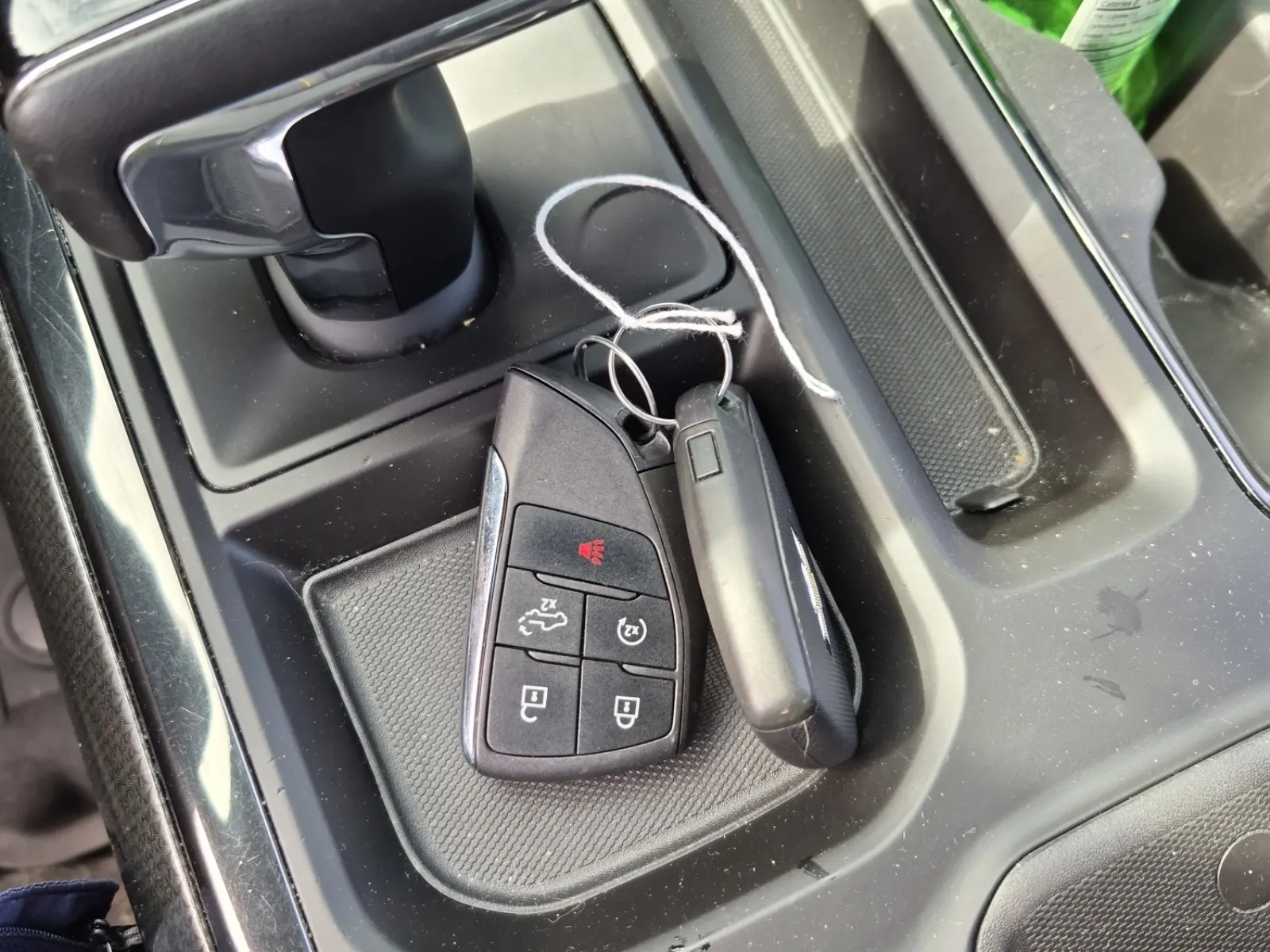 Keys/Fobs/Manual Photo