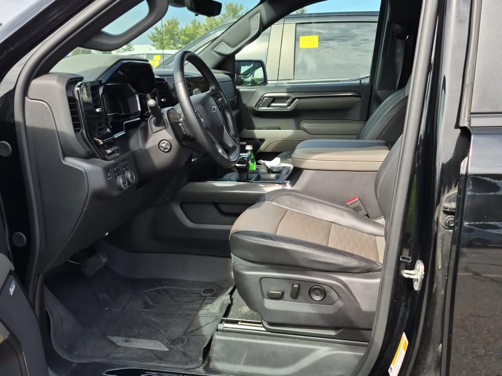 Front Interior Photo