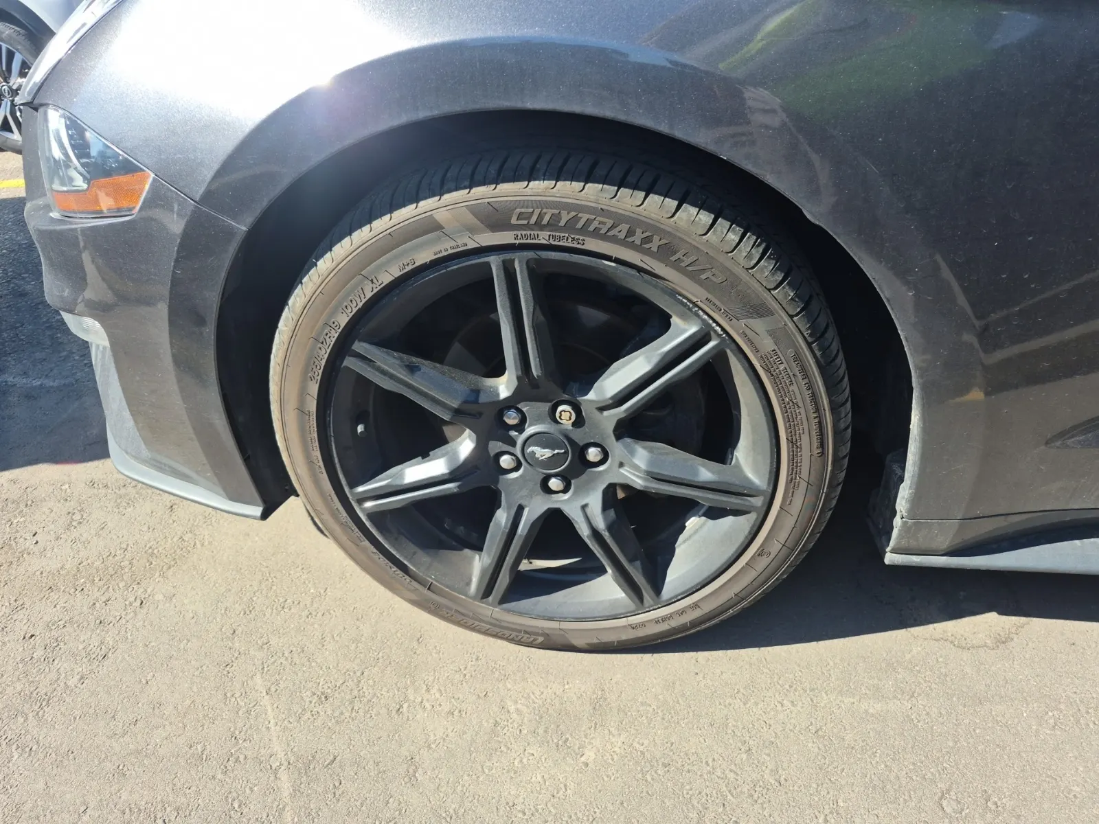 Front driver wheel/tire photo