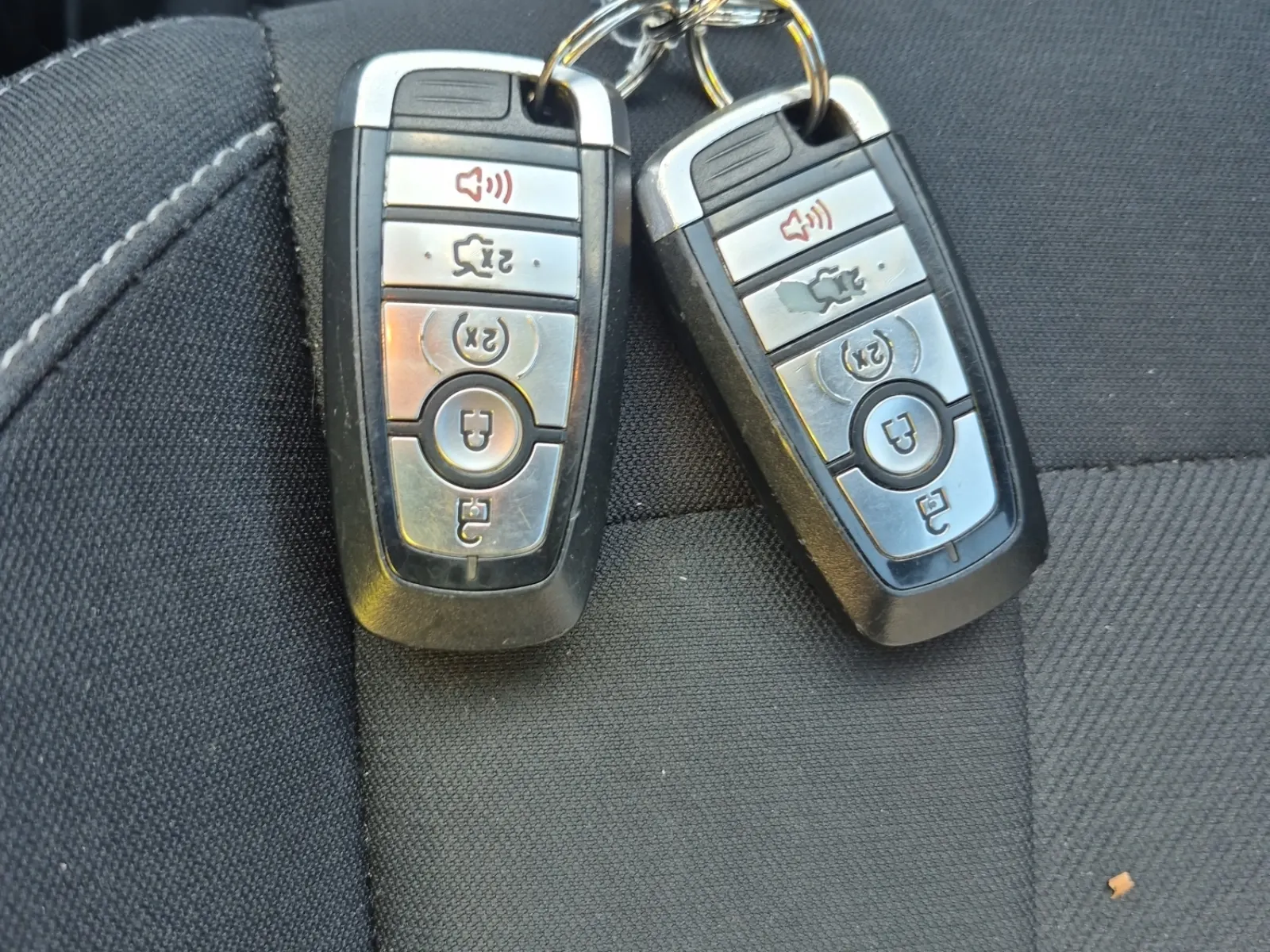 Keys/Fobs/Manual Photo