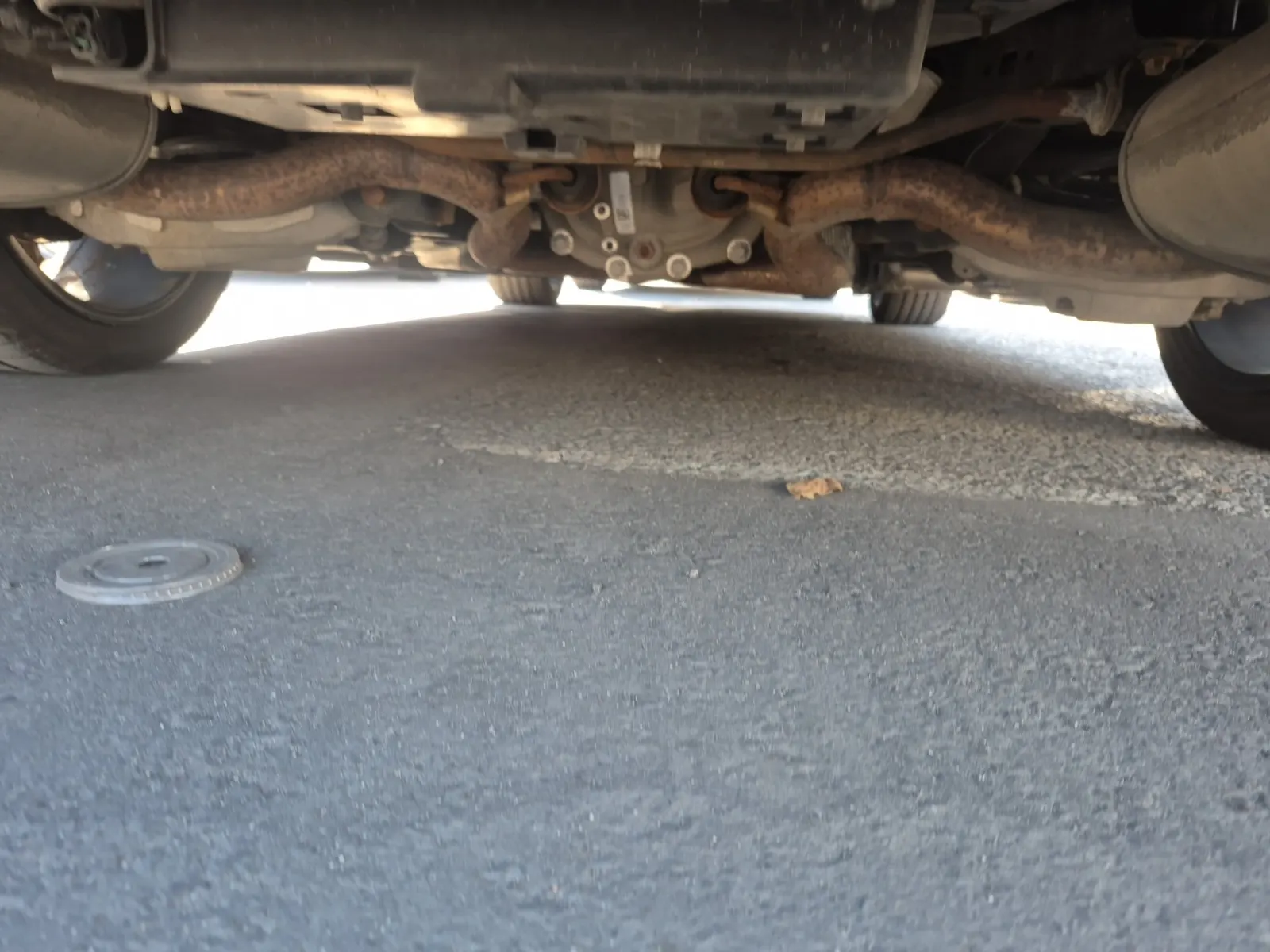 Undercarriage - Rear Photo