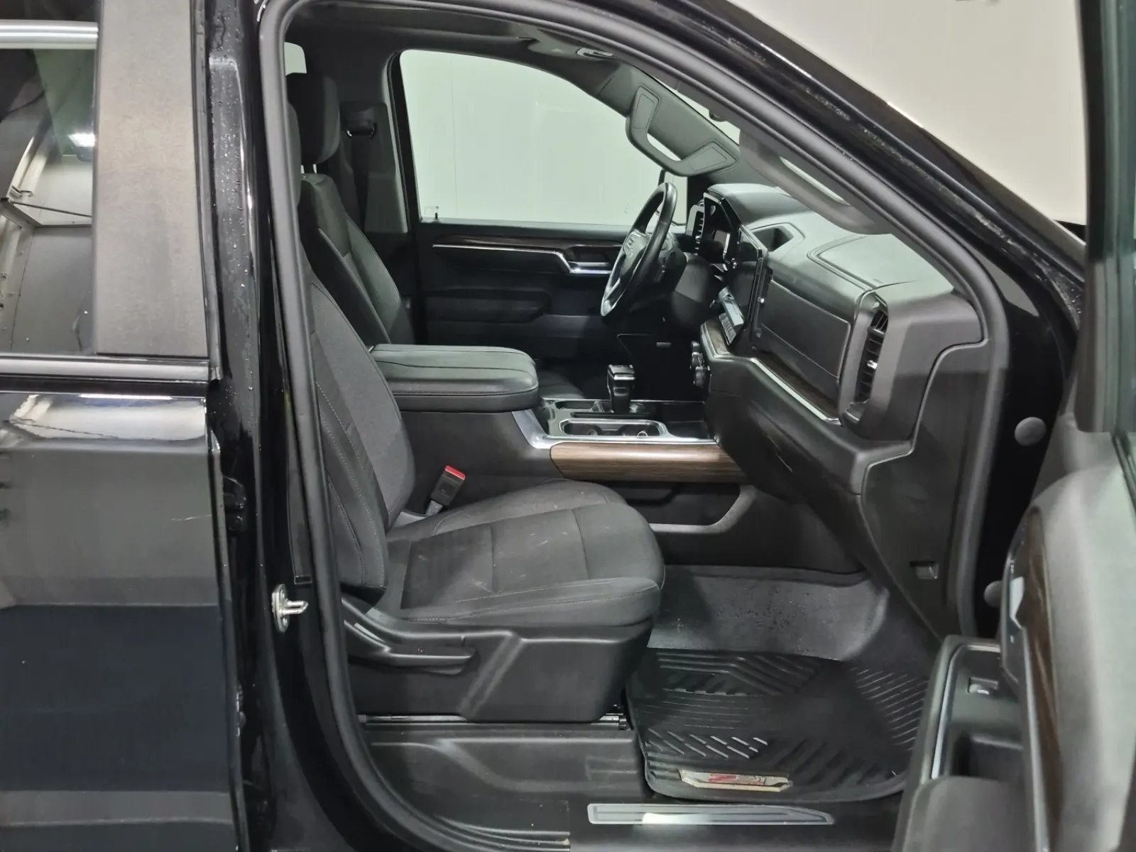 Right Side Interior Photo