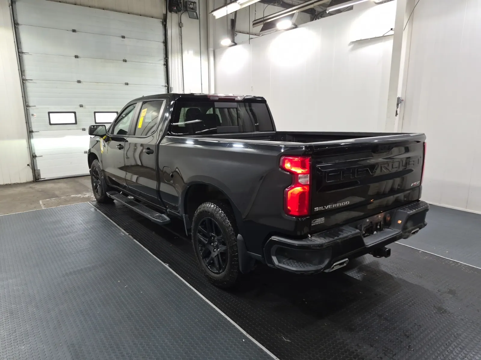 Driver Rear 3/4 Photo