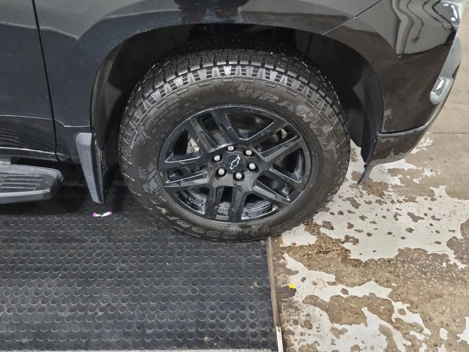 Right Front Wheel/Tire Photo