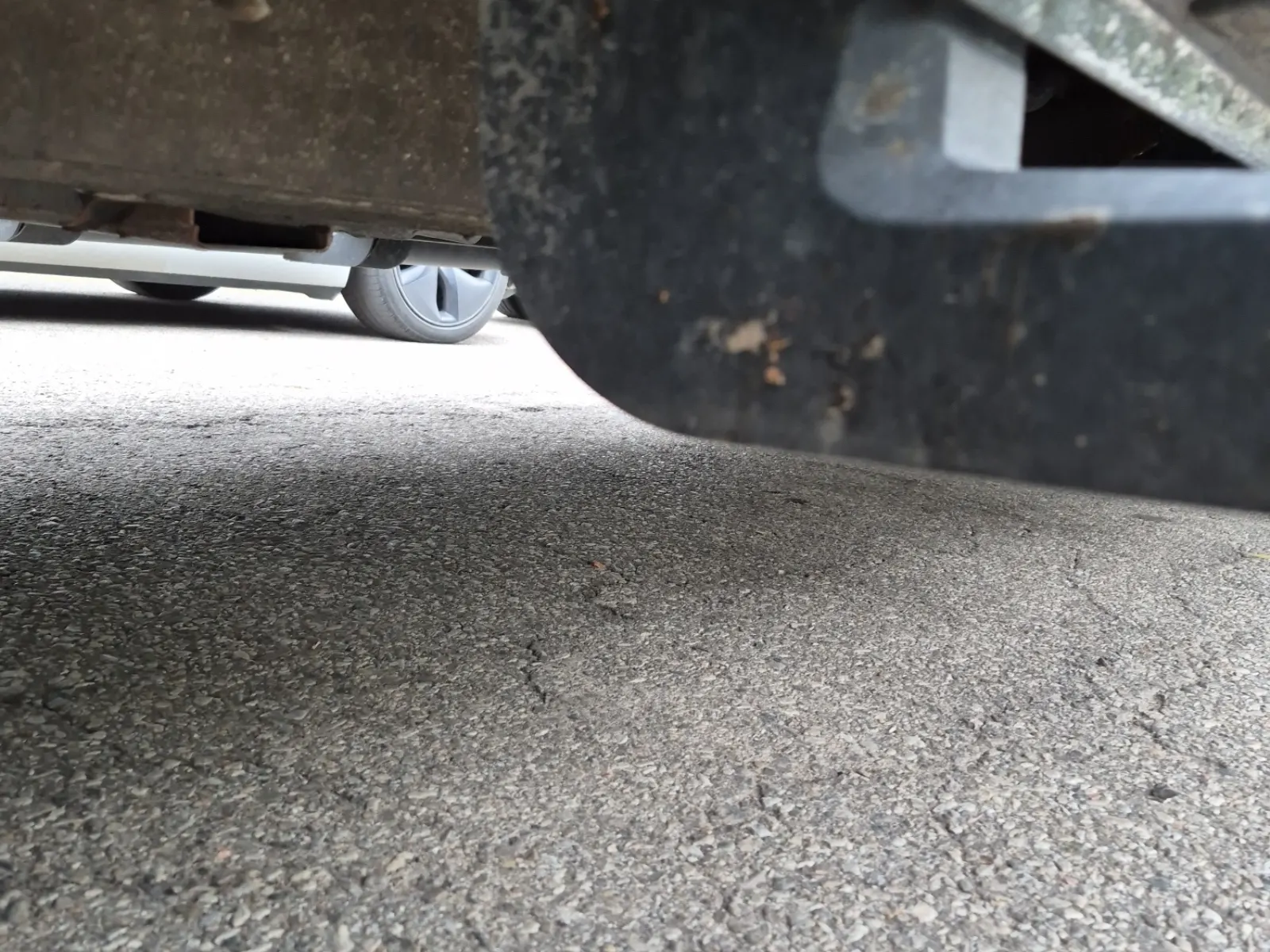 Undercarriage - Driver Photo