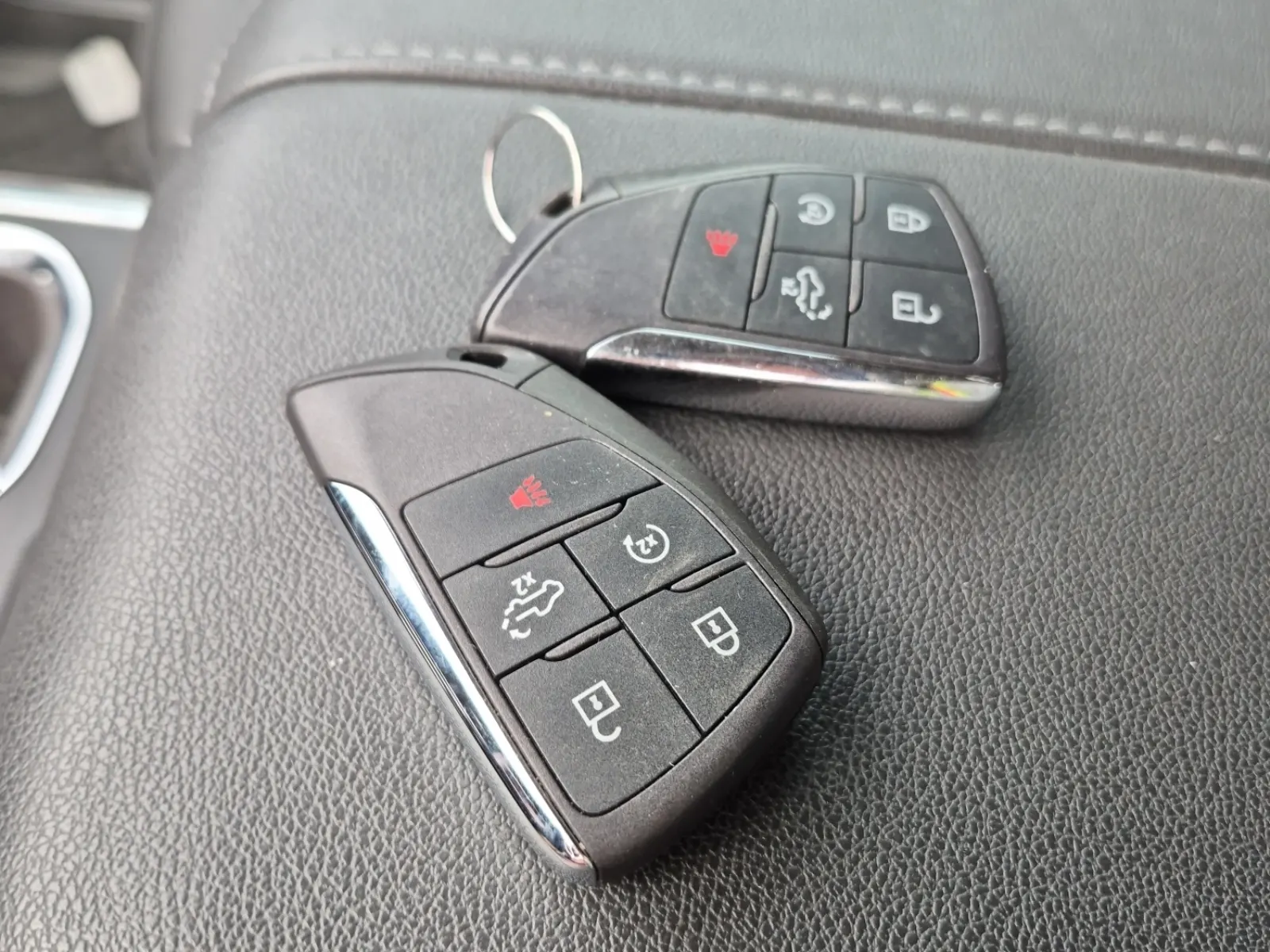 Keys/Fobs/Manual Photo