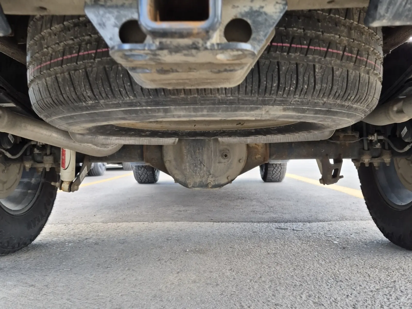 Undercarriage - Rear Photo