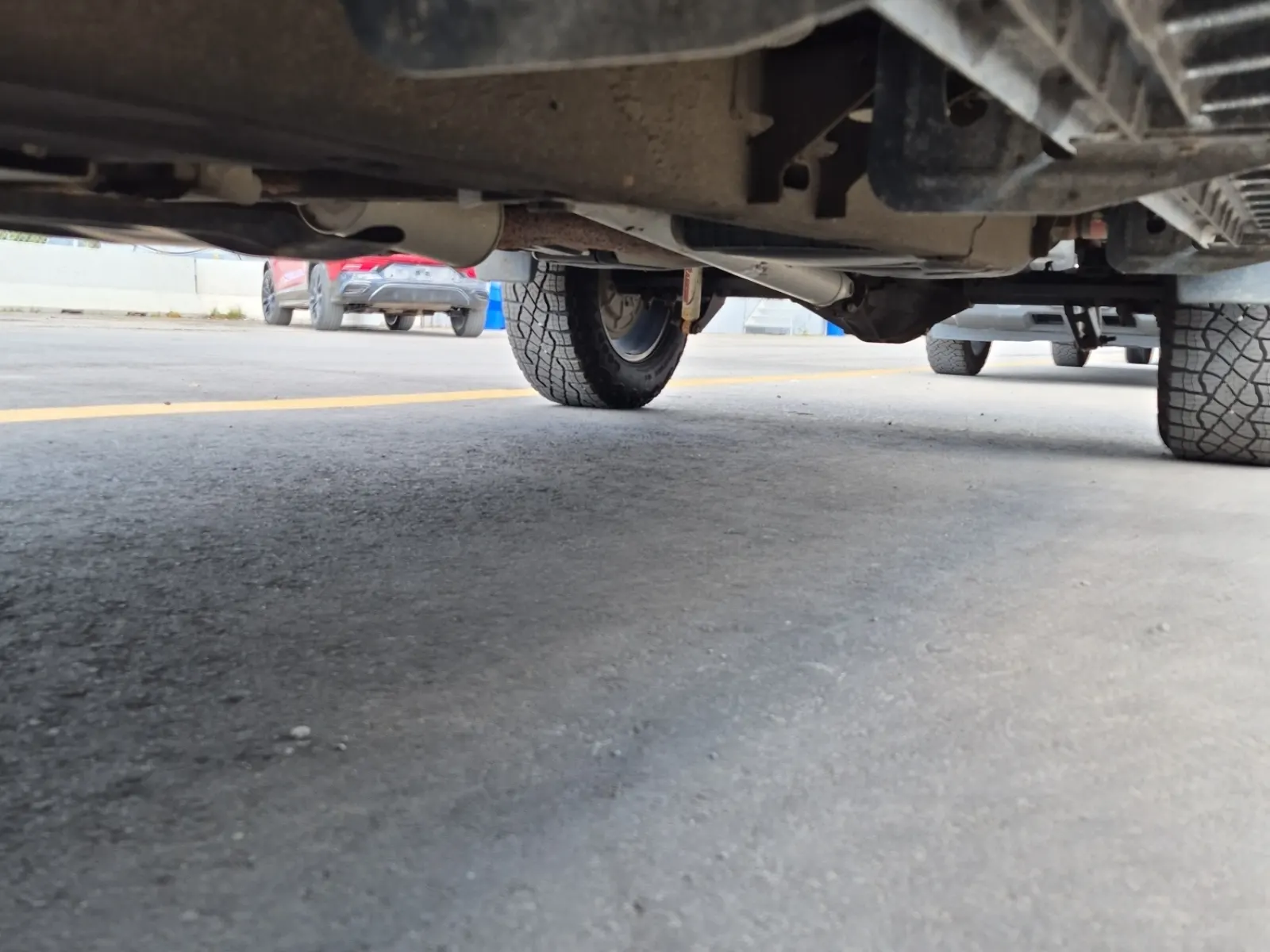 Undercarriage - Driver Photo