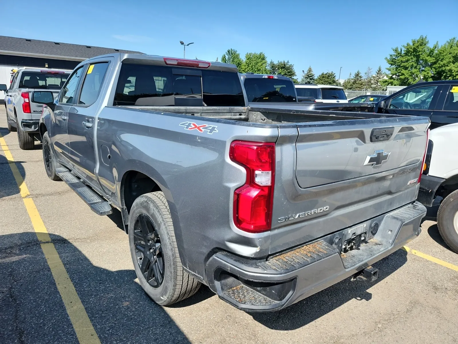 Driver Rear 3/4 Photo
