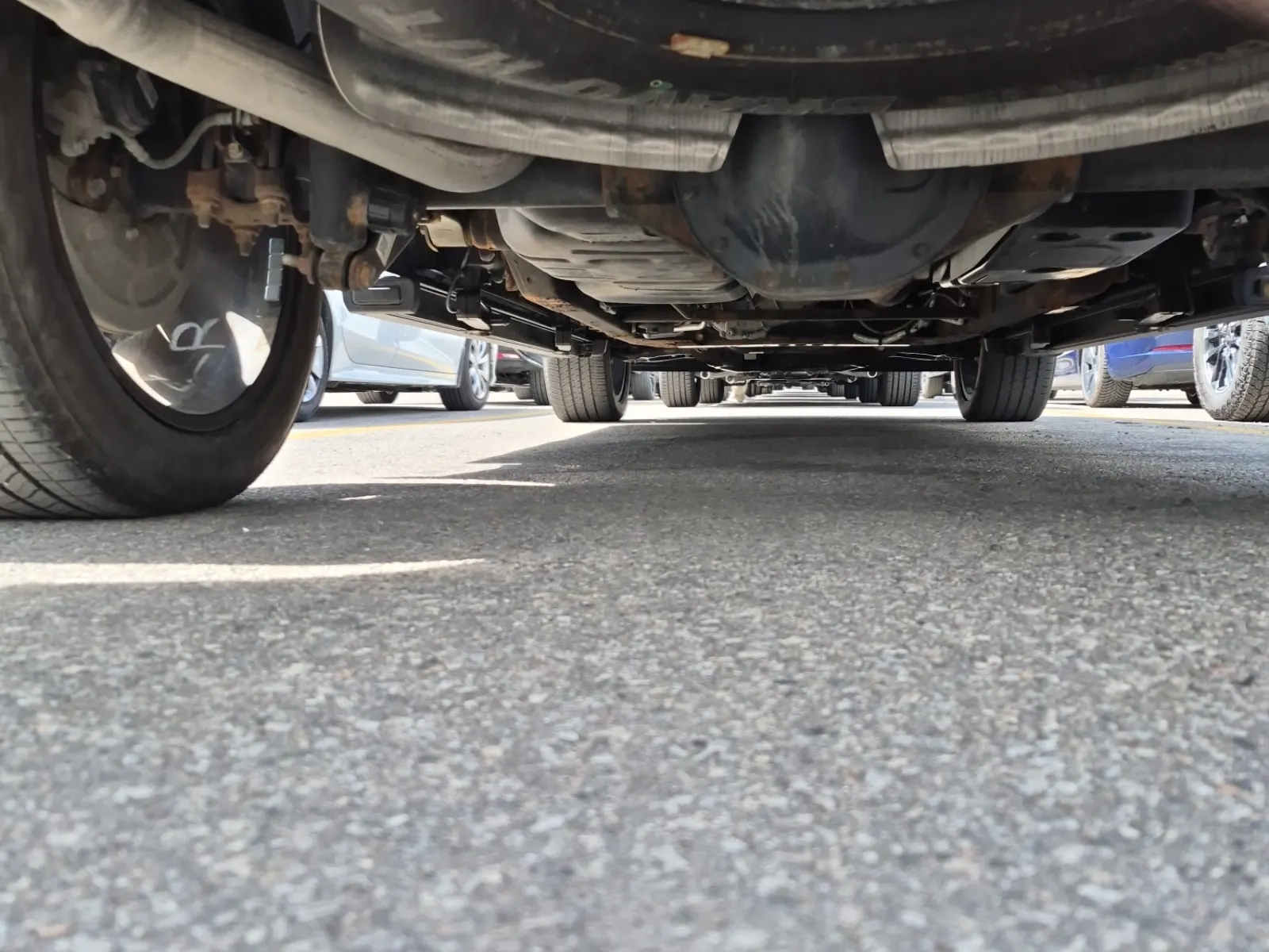 Undercarriage - Rear Photo