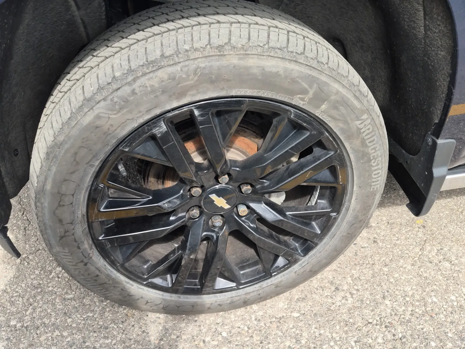 Front driver wheel/tire photo