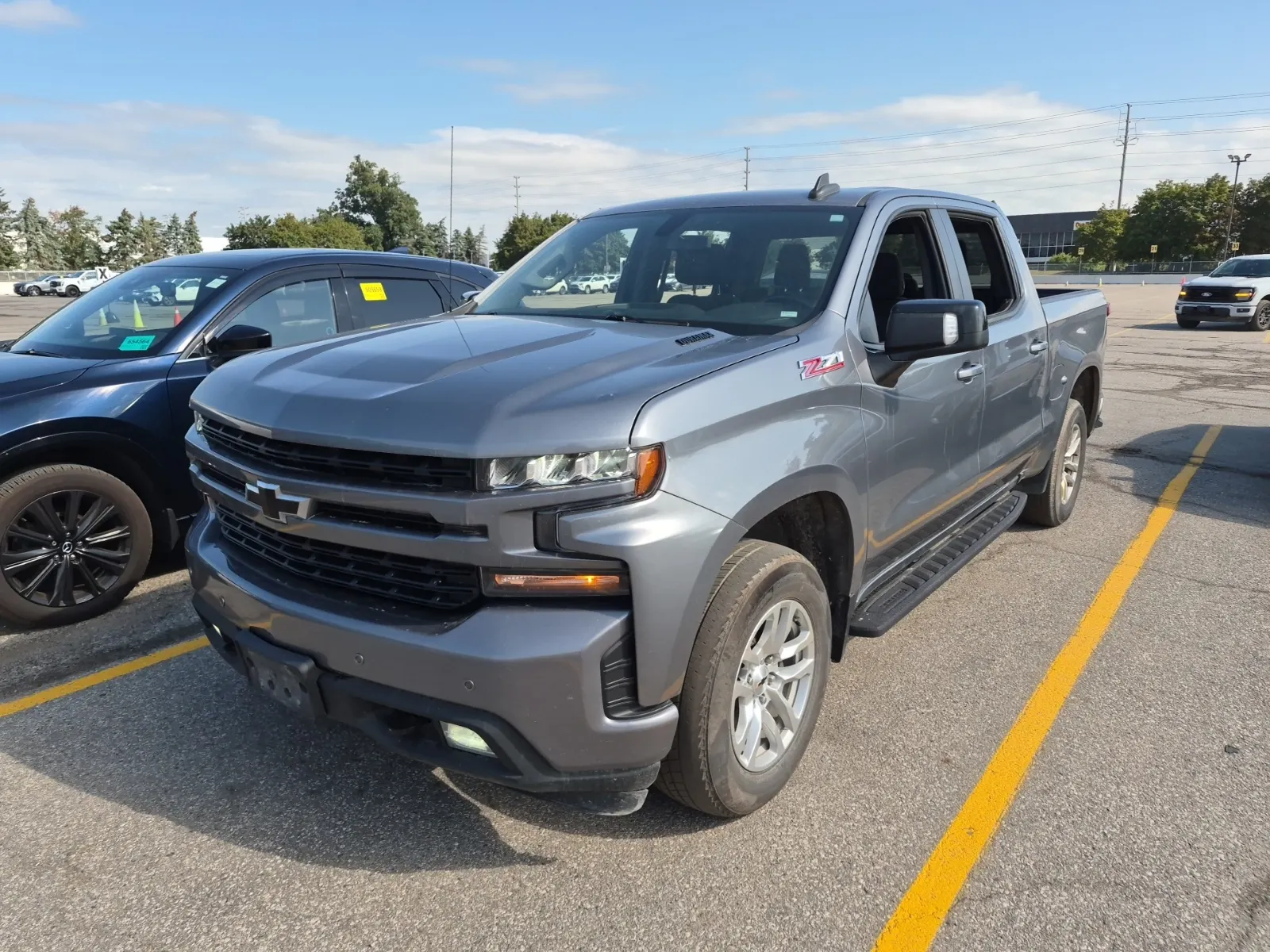 Front driver 3/4 photo