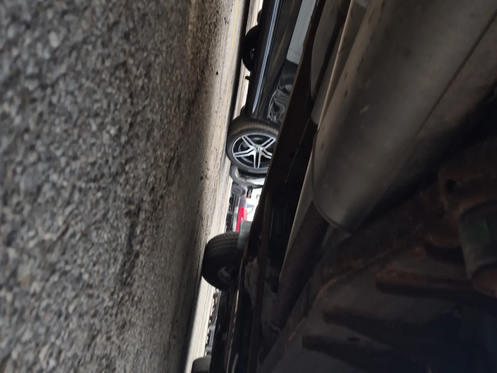 Undercarriage - Passenger Photo