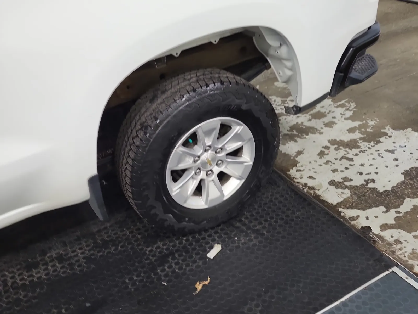 Left Rear Wheel/Tire Photo