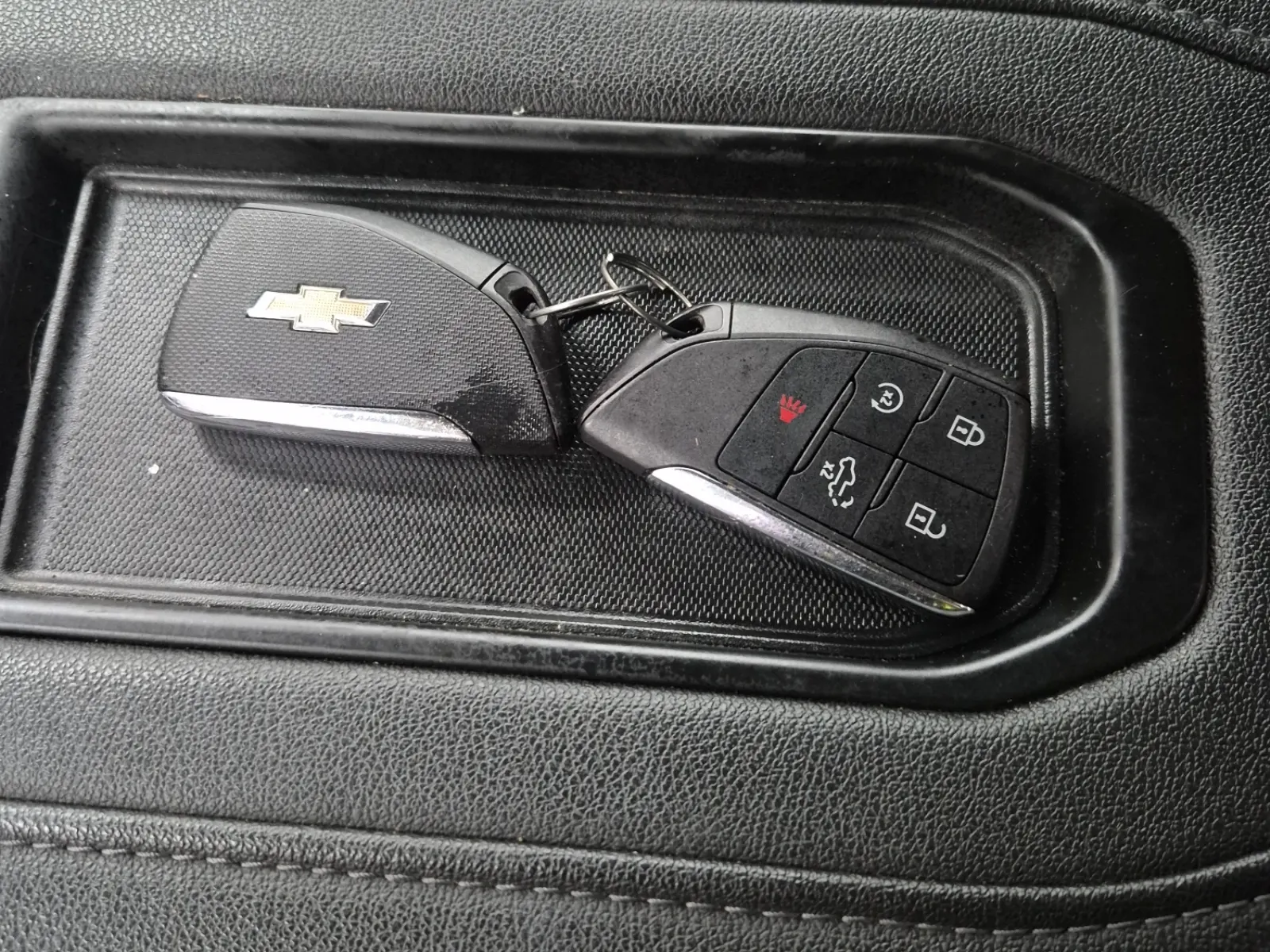 Keys/Fobs/Manual Photo