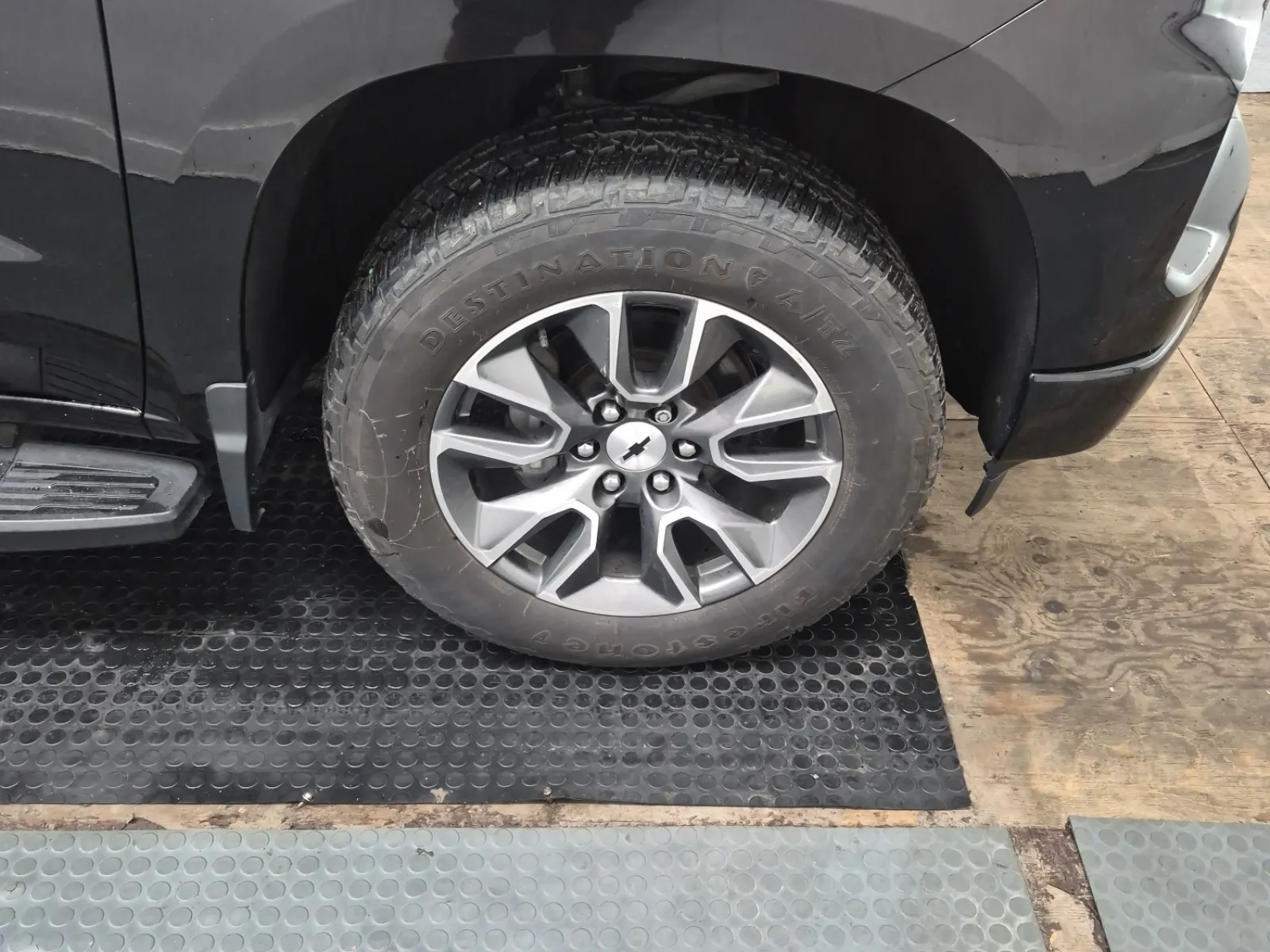 Right Front Wheel/Tire Photo