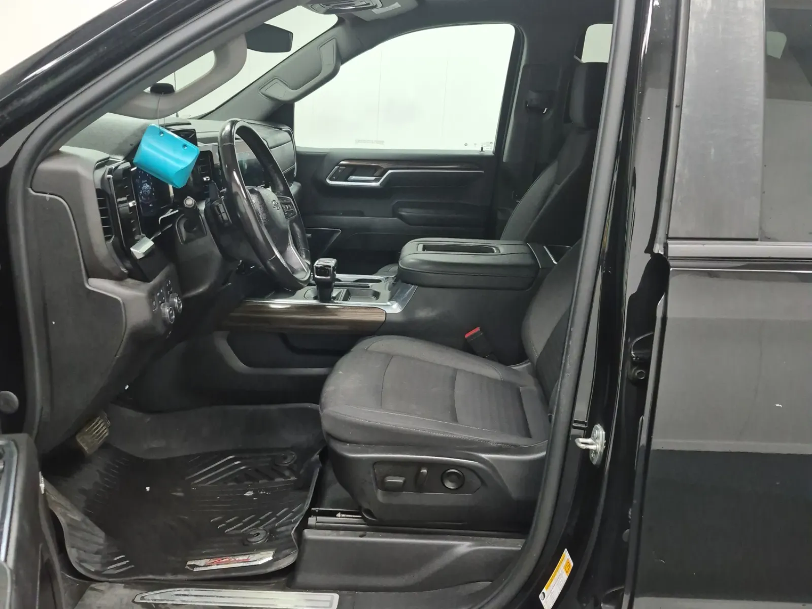 Front Interior Photo