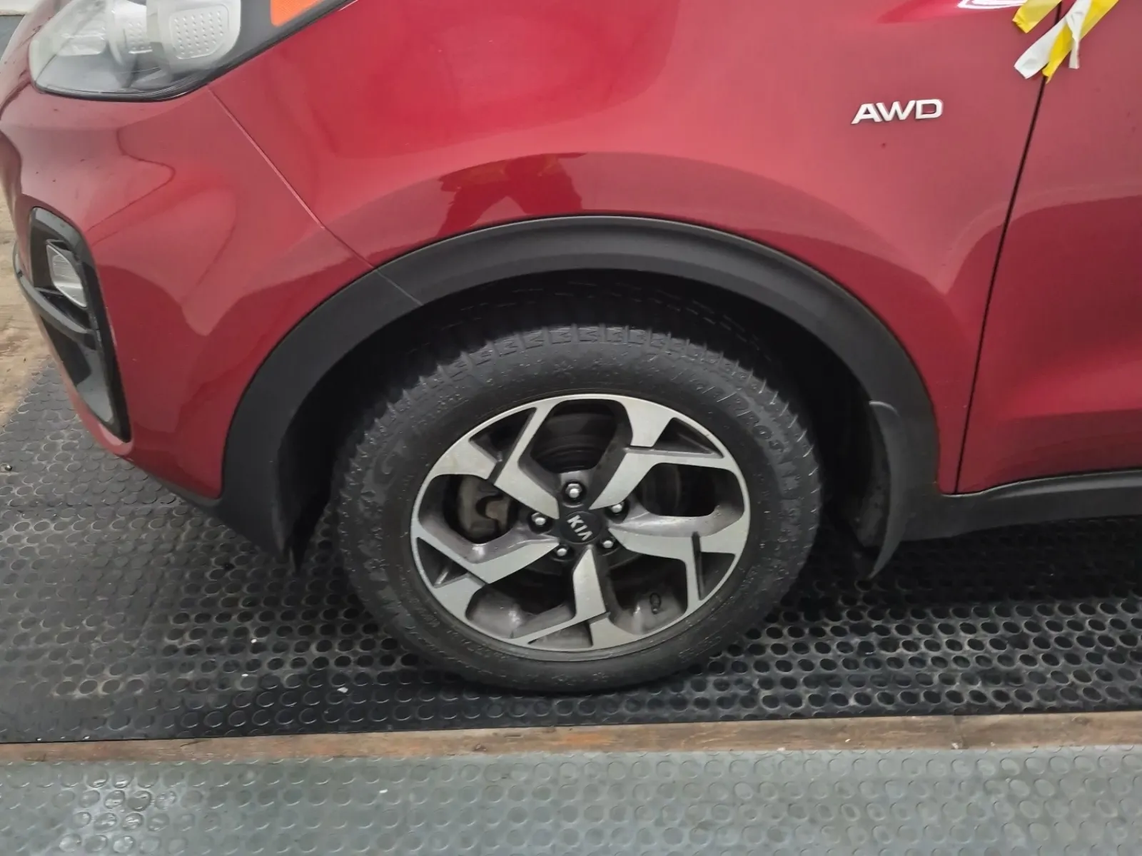 Front driver wheel/tire photo