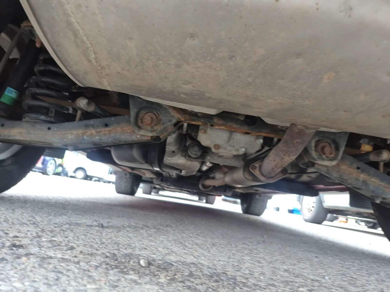 Undercarriage - Rear Photo