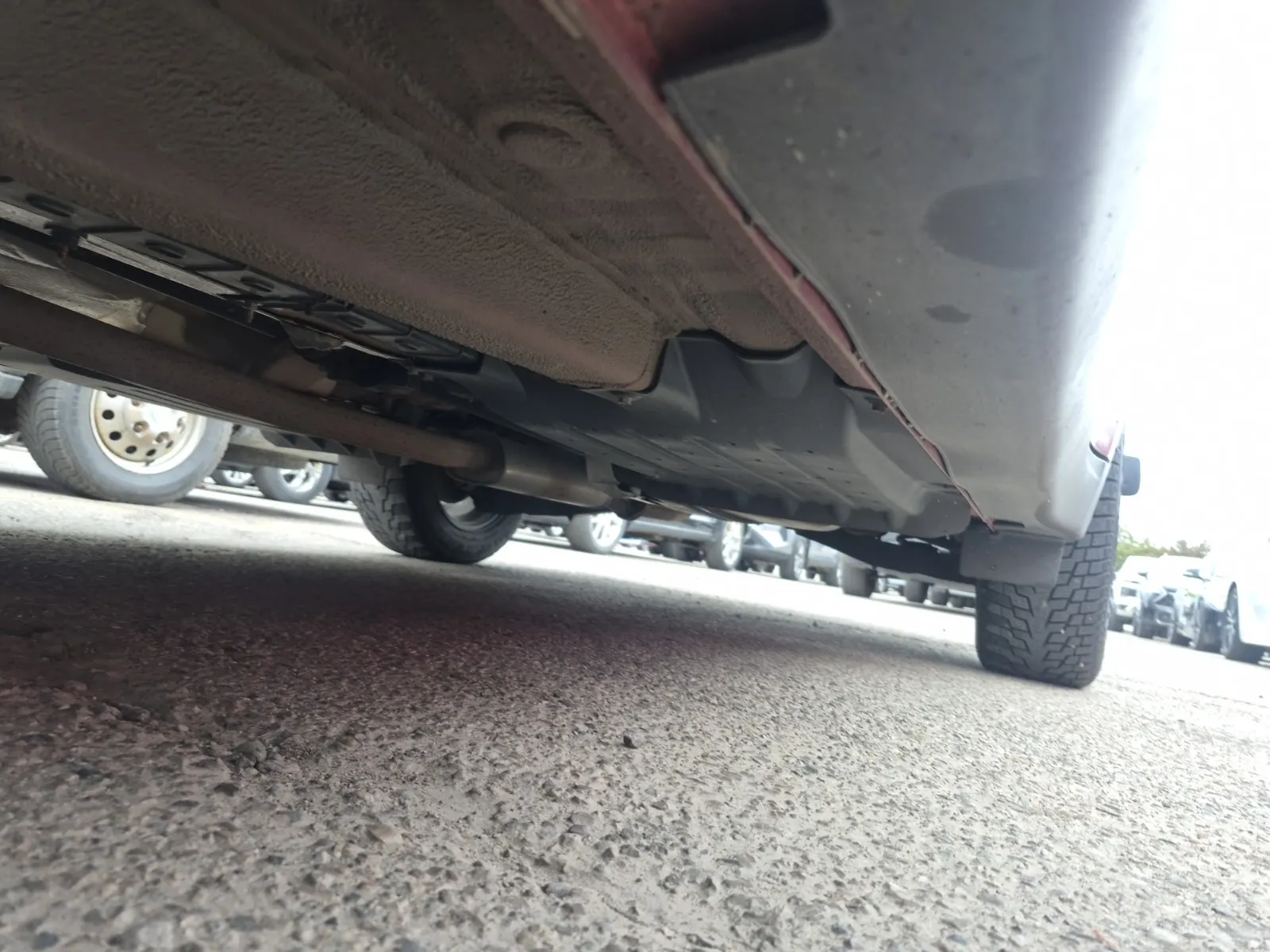 Undercarriage - Driver Photo