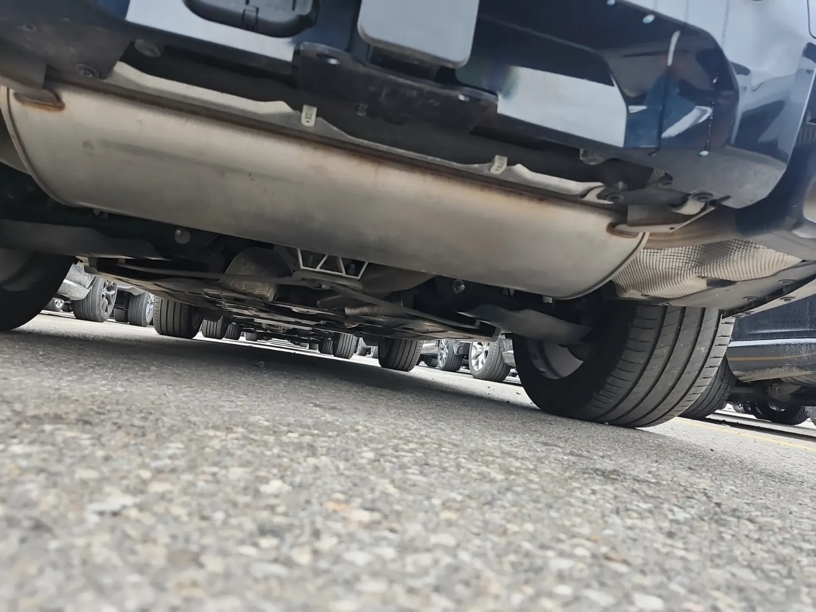 Undercarriage - Rear Photo